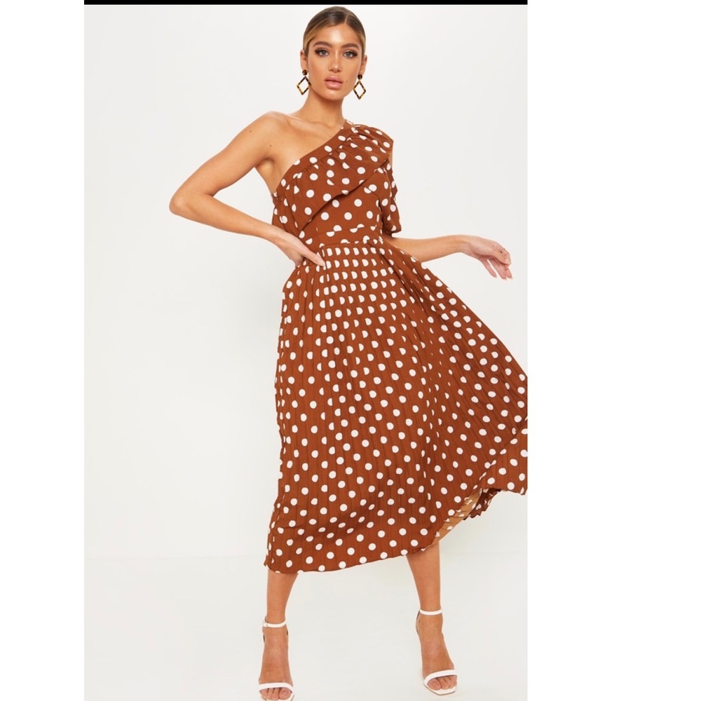 Polka Dot One Shoulder Ruffle Pleated Midi Dress